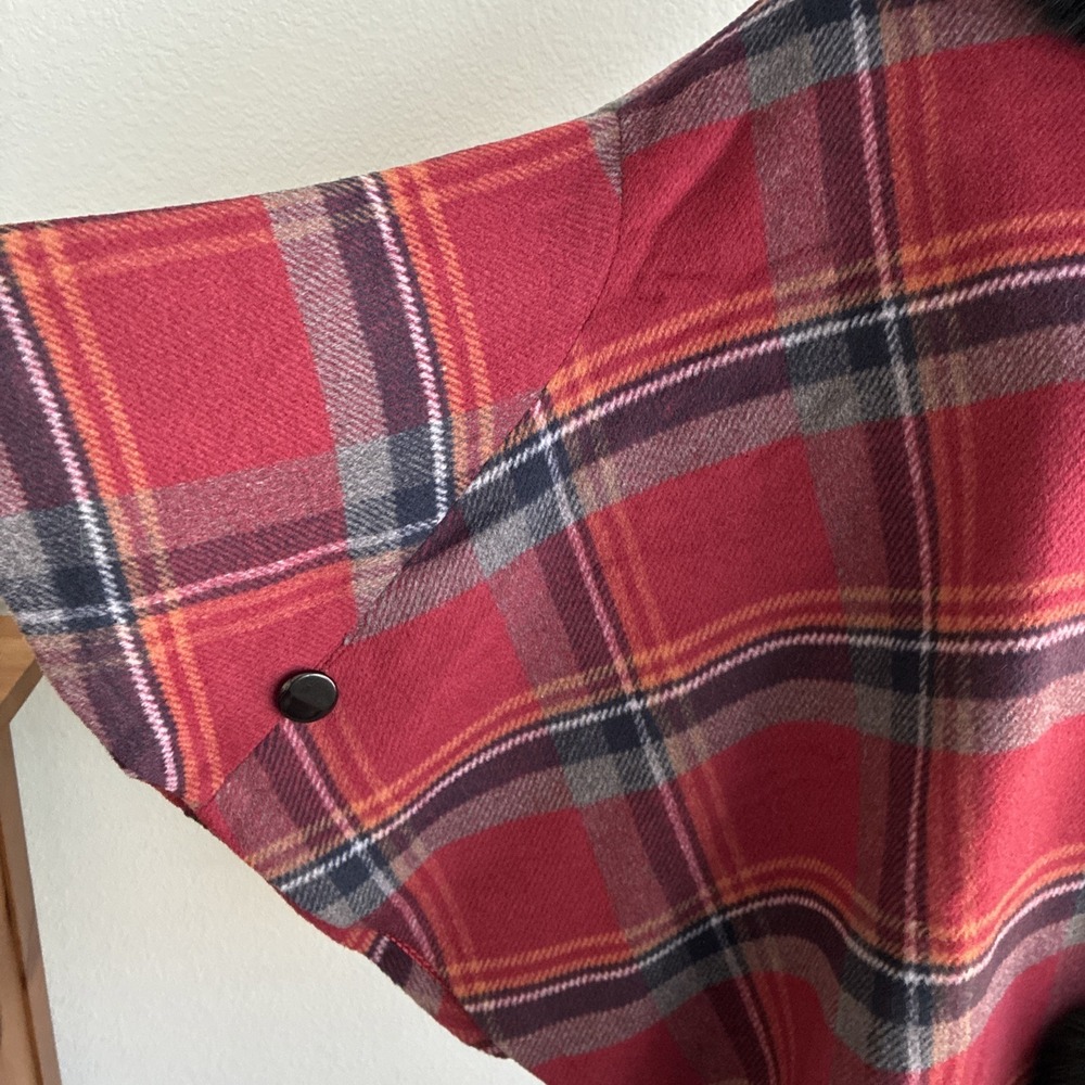 Henig Furs "Fine Furs for 5 Generations" Wool Poncho Rabbit Fur Collar Old Money - Picture 5 of 16